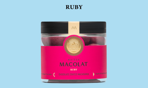 Maison Macolatのルビーチョコレートが特徴のチョコレートボール