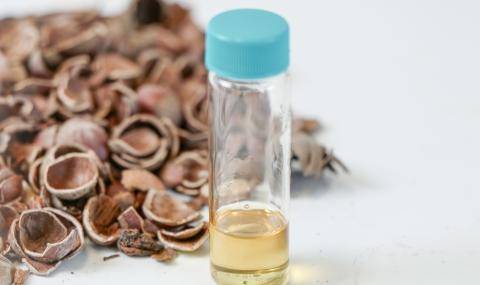 Nuts Vanillin Bloom