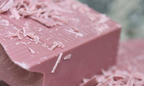 Ruby chocolate block