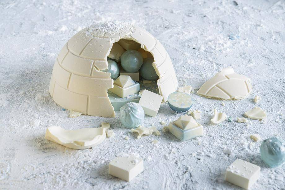 Chocolate iglo pinata